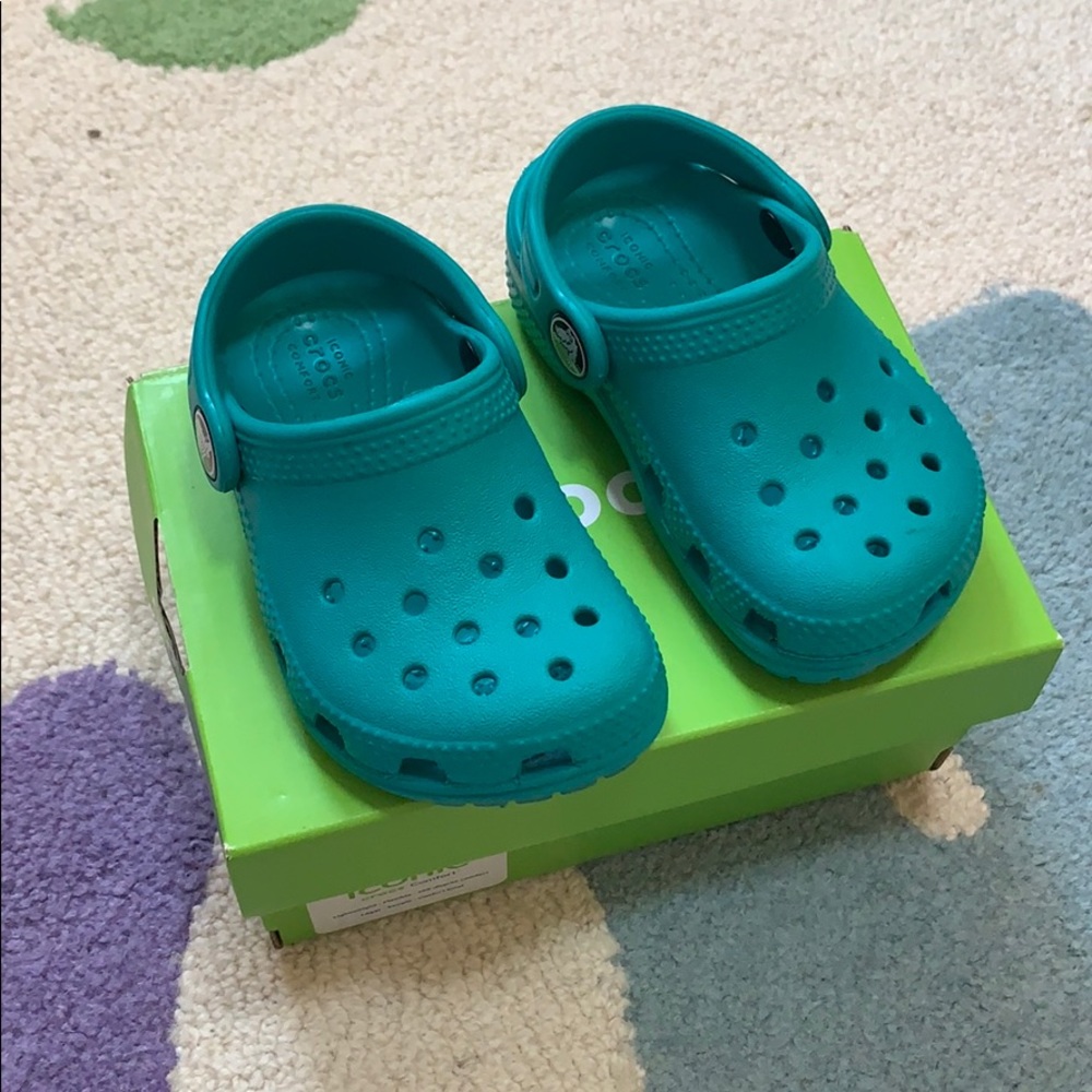 Baby sandals .